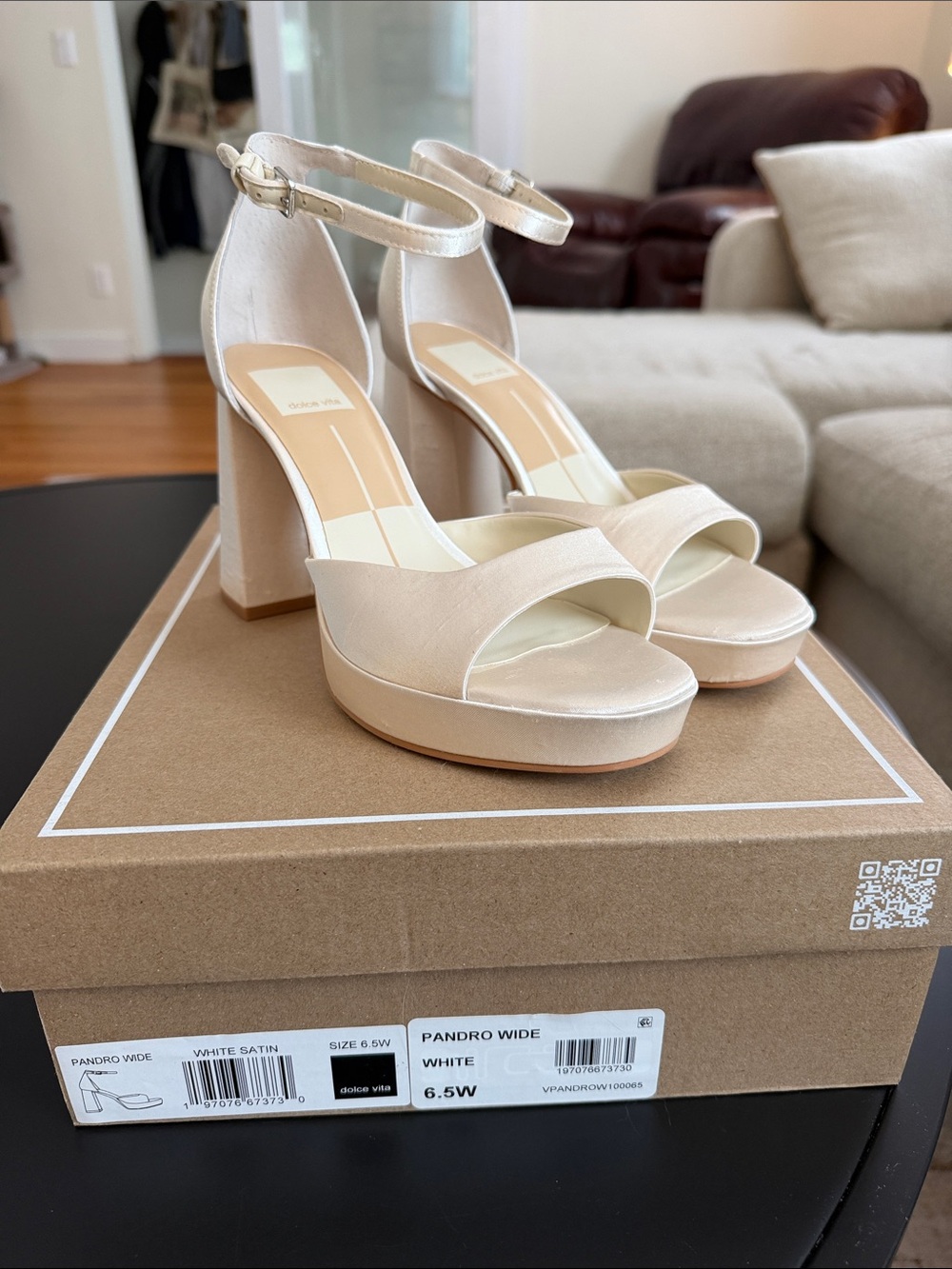 NWOT Dolce Vita White Satin Pandro Heel